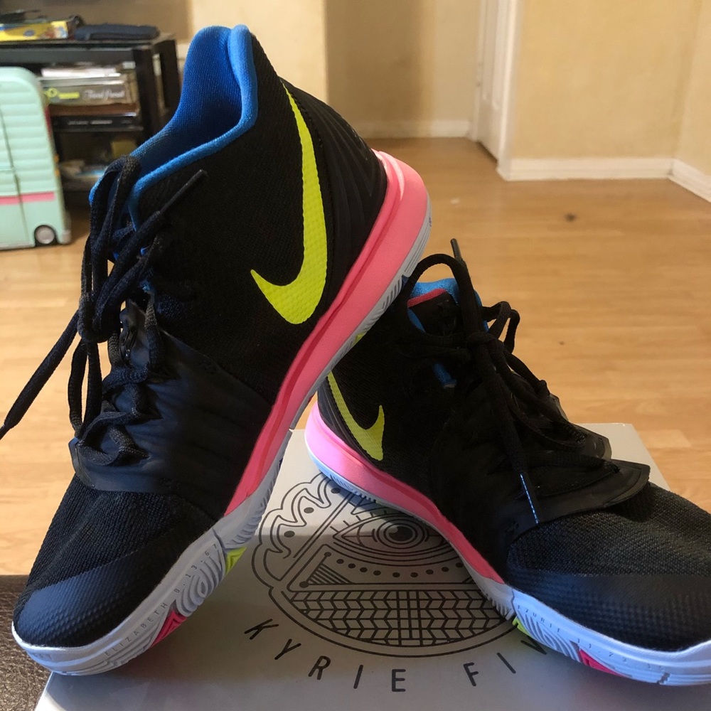 Nike Kyrie 5 Girl’s Basketball Shoes